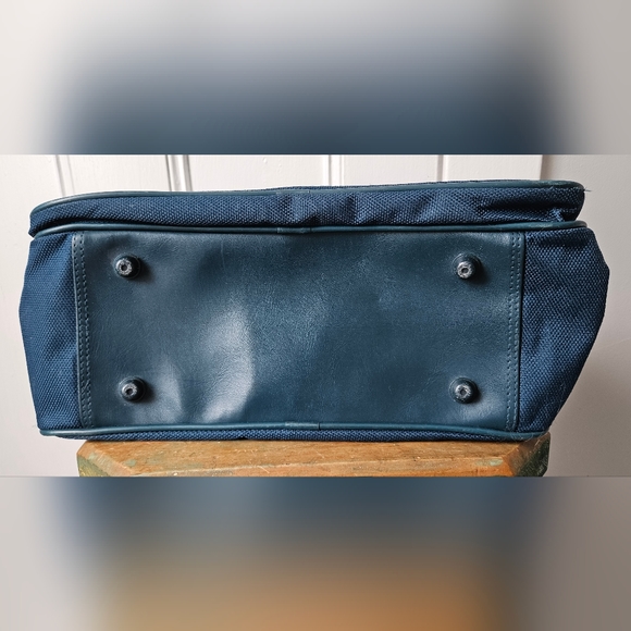 Vintage Air Canada Green Carry-On Bag - Picture 10 of 11